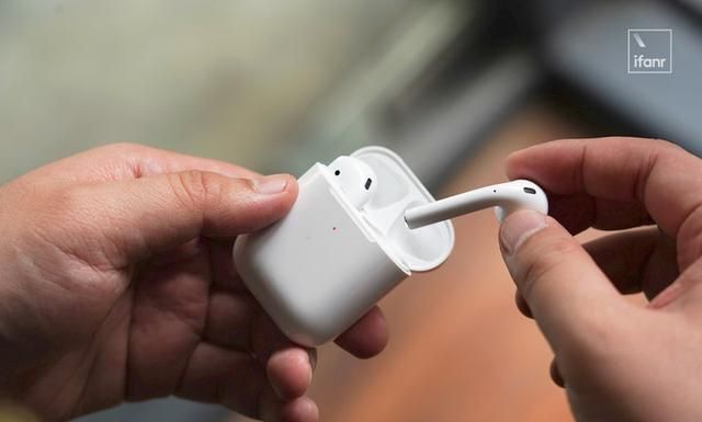 新 AirPods 评测：看不出是新款？亮点都在细节