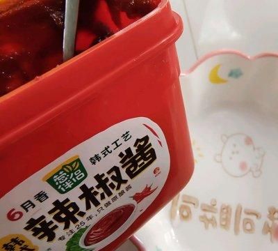 餐桌上的保留项目韩式炸鸡年糕，隔段时间就做一次