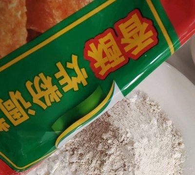 餐桌上的保留项目韩式炸鸡年糕，隔段时间就做一次