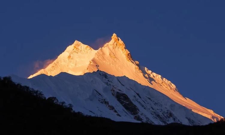 中国最高山峰最长河流