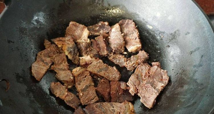 牛肉炖多长时间能炖烂