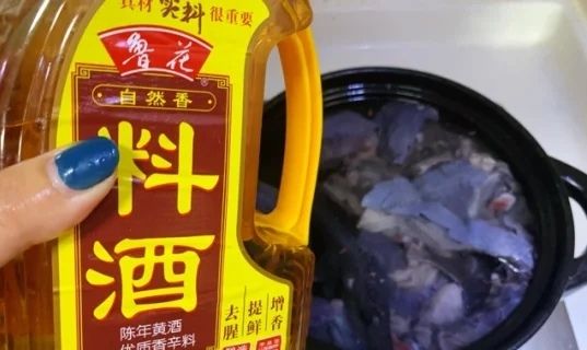 乌鸡汤怎么炖，乌鸡汤怎么炖最有营养适合小孩？图6