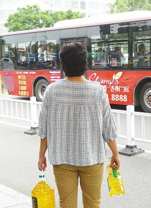 食用油能不能上公交车